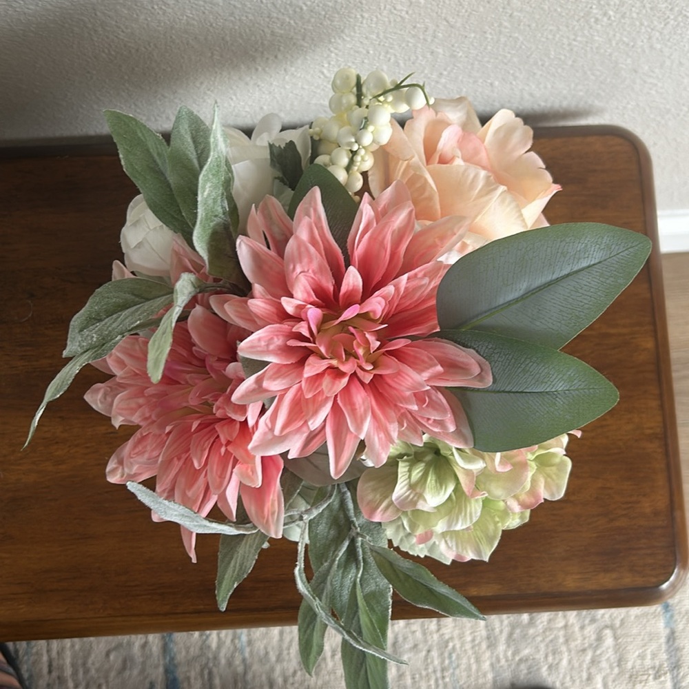 Silk floral centerpiece white vase with peachie pink, white, green silk flowers - Picture 3 of 5